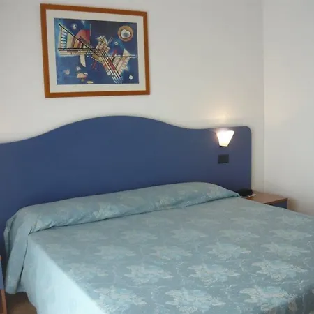 Lily Hotel 3*