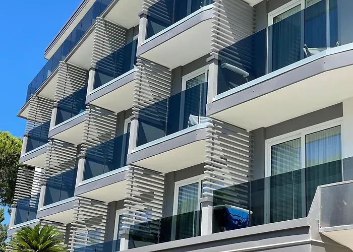 百合酒店 比比翁